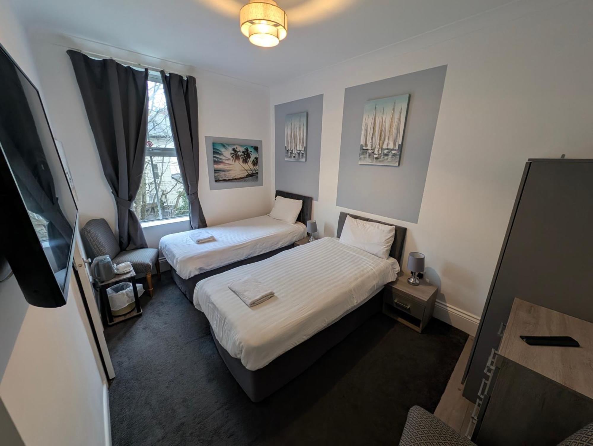 Cecil Court Hotel Bournemouth Esterno foto